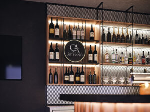 Hrinova interier BAR 9